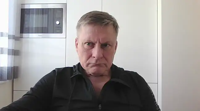 Snapshot of johnnym1 chatting on March 2025 10:02:01 AM johnnym1 online show from March 2025 10:02:01 AM