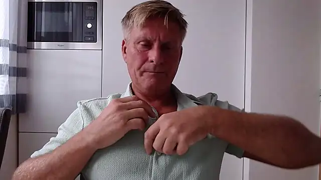 Snapshot of johnnym1 chatting on September 2025 01:55:02 PM johnnym1 online show from September 2025 01:55:02 PM