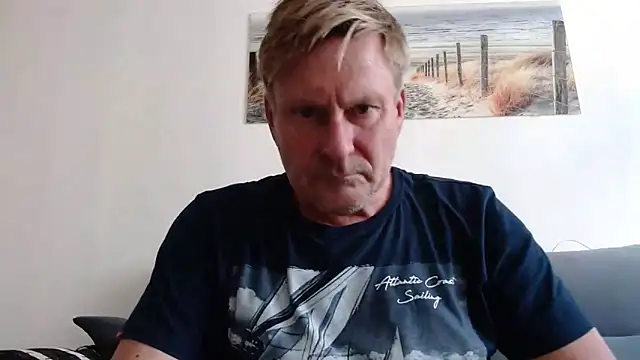 Snapshot of johnnym1 chatting on November 2025 12:39:02 PM johnnym1 online show from November 2025 12:39:02 PM