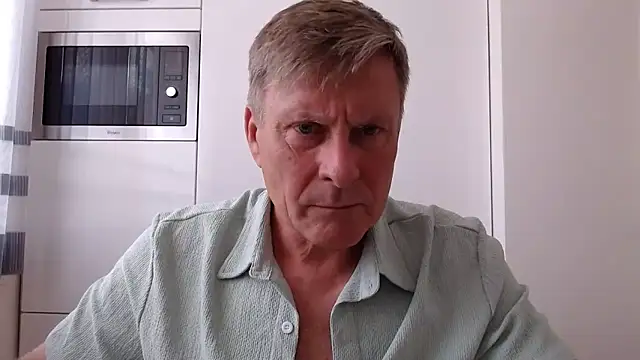 Snapshot of johnnym1 chatting on April 2026 11:10:01 AM johnnym1 online show from April 2026 11:10:01 AM