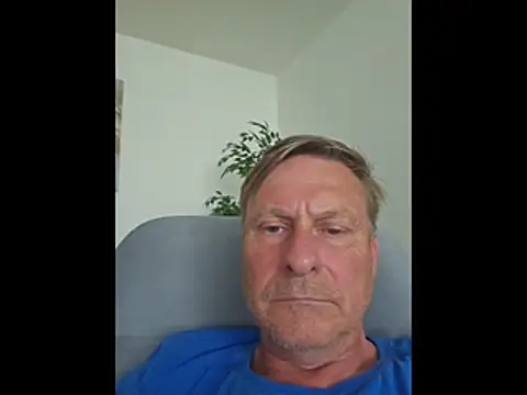 Snapshot of johnnym1 chatting on May 2026 09:14:02 AM johnnym1 online show from May 2026 09:14:02 AM