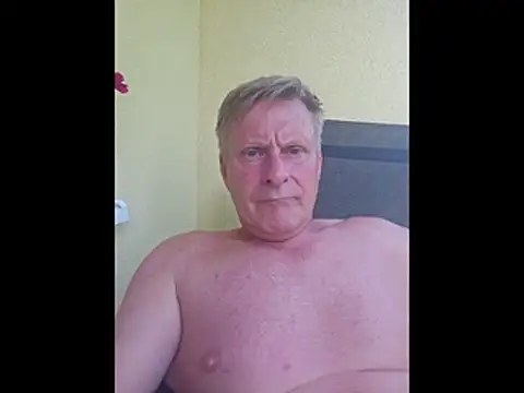 Snapshot of johnnym1 chatting on June 2026 02:32:02 PM johnnym1 online show from June 2026 02:32:02 PM