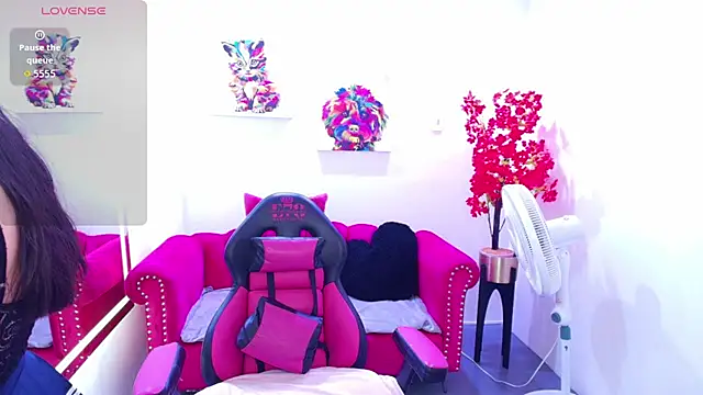 Miss dolly  online show from April 2026 12:28:02 PM