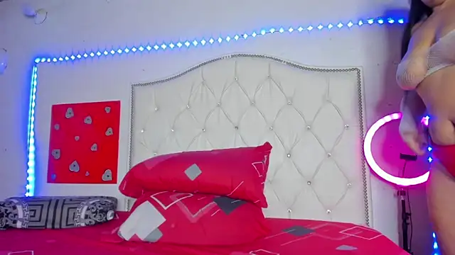 Elettrahot  online show from February 2026 06:22:01 AM