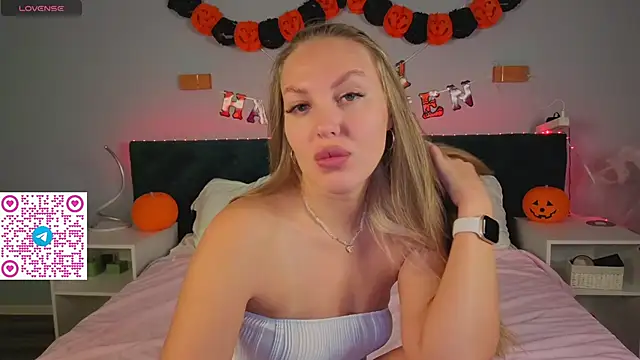 Kelly Hardy online show from November 2025 01:05:02 AM