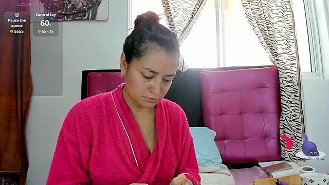 Snapshot of AlanaLars chatting on February 2026 02:02:02 PM AlanaLars online show from February 2026 02:02:02 PM