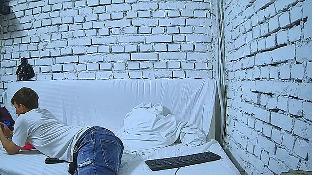 GiorgieUps online show from November 2025 02:22:02 AM