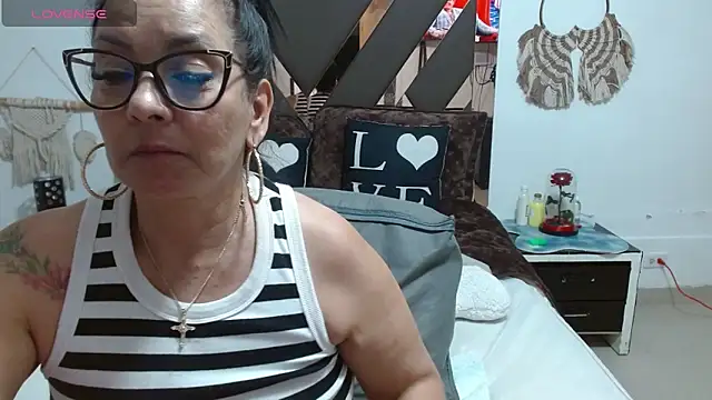 lindaesmeralda online show from February 2025 11:14:02 PM