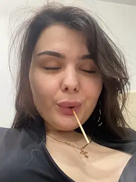 Snapshot of NikaMur chatting on January 2025 12:19:02 PM NikaMur online show from January 2025 12:19:02 PM