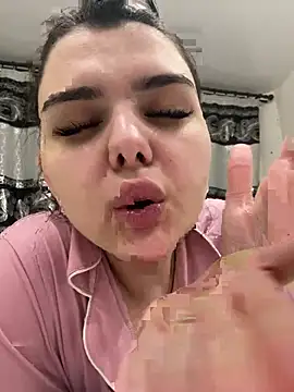 Snapshot of NikaMur chatting on January 2025 10:27:02 AM NikaMur online show from January 2025 10:27:02 AM