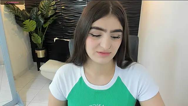 Snapshot of sofia_44 chatting on January 2025 01:01:01 PM sofia 44 online show from January 2025 01:01:01 PM