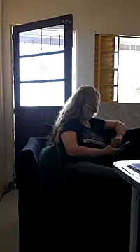 MILEIDE980 online show from March 2025 06:40:02 PM