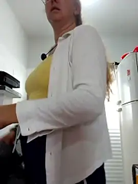 Snapshot of MILEIDE980 chatting on February 2026 09:58:02 AM MILEIDE980 online show from February 2026 09:58:02 AM