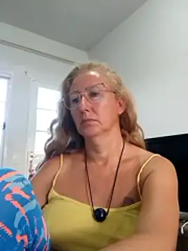 Snapshot of MILEIDE980 chatting on February 2026 09:42:02 AM MILEIDE980 online show from February 2026 09:42:02 AM