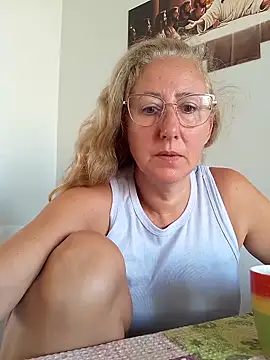 Snapshot of MILEIDE980 chatting on February 2026 01:34:02 PM MILEIDE980 online show from February 2026 01:34:02 PM