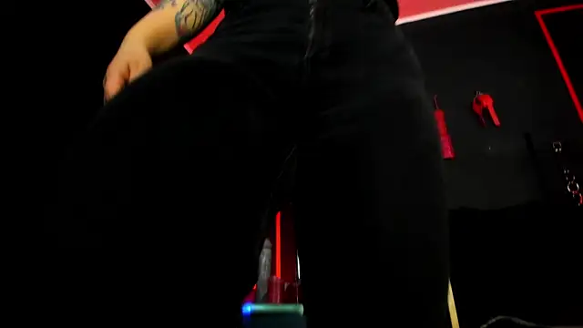 CharlotteScotte online show from November 2025 12:05:02 PM