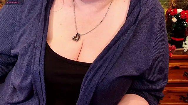 Snapshot of ZigglesJiggles chatting on February 2025 04:32:01 PM ZigglesJiggles online show from February 2025 04:32:01 PM