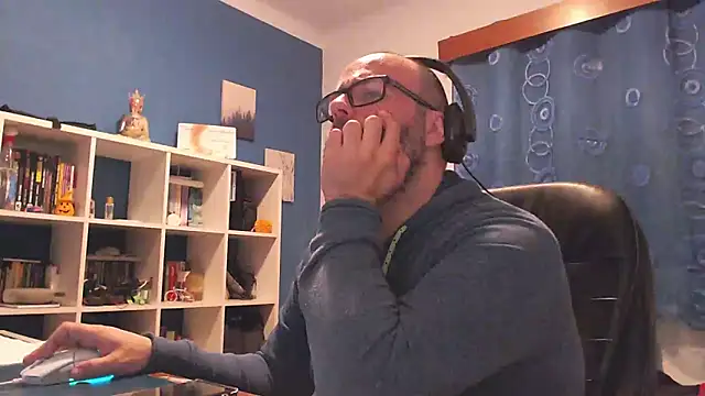 ravingr4d4 online show from March 2025 09:53:01 PM