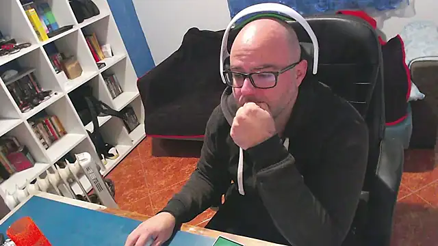 ravingr4d4 online show from December 2025 10:16:01 PM