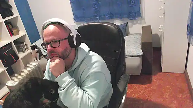 ravingr4d4 online show from March 2026 08:01:02 PM