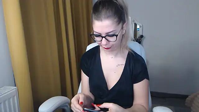 SugarErika online show from January 2025 05:40:02 AM