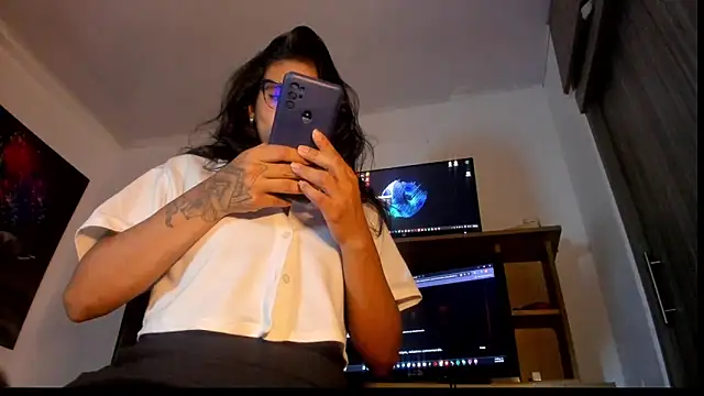 kaamilah online show from October 2025 04:34:01 AM