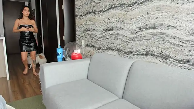 Sophi  a online show from November 2025 01:24:01 PM