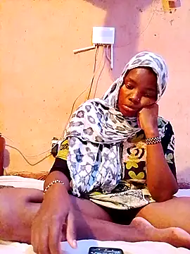 cute naimah online show from November 2025 01:31:01 PM