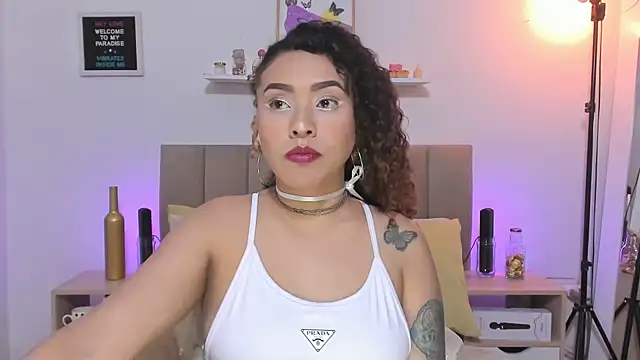 Zoe Gruber online show from November 2025 08:29:01 PM