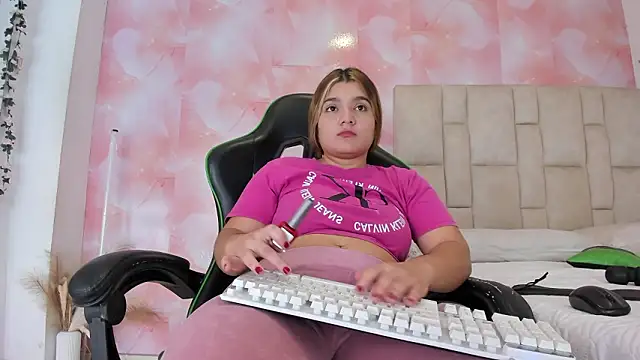 emily lean  online show from February 2026 12:59:01 AM