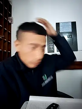 Eduardoxxx51 online show from November 2025 08:35:02 PM