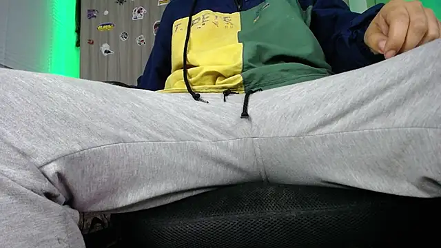 zacwatson  online show from December 2024 08:48:01 AM