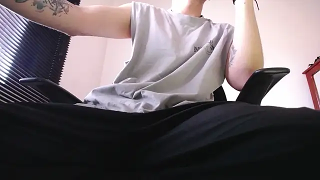 zacwatson  online show from March 2026 10:04:01 PM