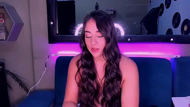 Snapshot of Sussy_Bell01 chatting on December 2024 02:26:01 AM Sussy Bell01 online show from December 2024 02:26:01 AM