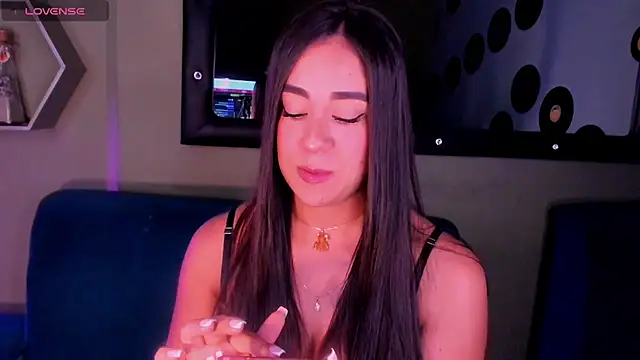 Snapshot of Sussy_Bell01 chatting on January 2025 08:33:01 PM Sussy Bell01 online show from January 2025 08:33:01 PM