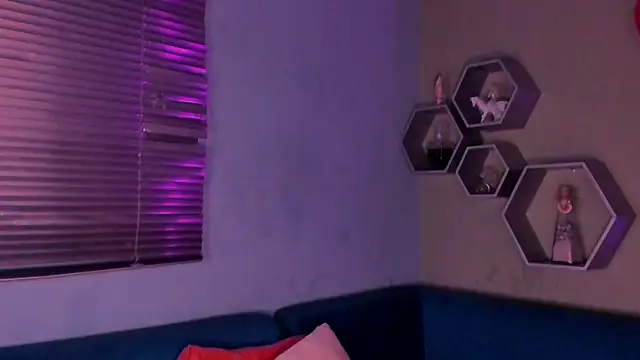 Snapshot of Sussy_Bell01 chatting on February 2025 12:05:02 AM Sussy Bell01 online show from February 2025 12:05:02 AM