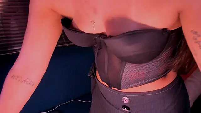 Snapshot of Sussy_Bell01 chatting on March 2025 11:05:01 PM Sussy Bell01 online show from March 2025 11:05:01 PM