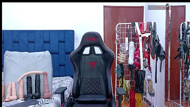JoseRumbero26 online show from June 2026 12:18:01 PM