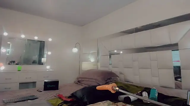  ChanellR  online show from March 2025 11:47:02 AM