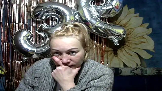 wLESLYMOSw online show from March 2026 07:20:02 PM