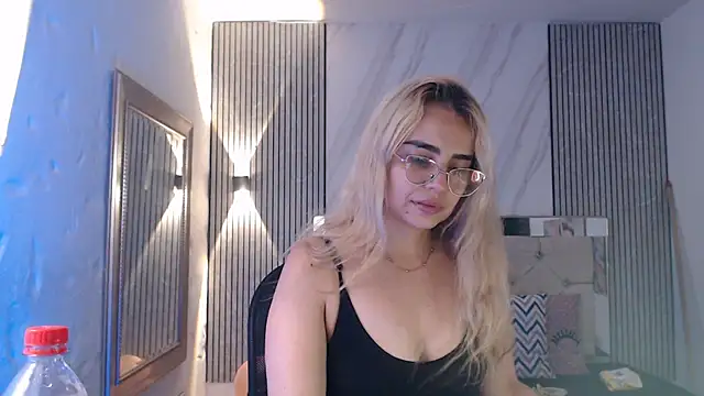 ashley  tylor online show from May 2026 09:01:02 PM