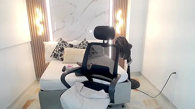 Mariana Rojas online show from April 2026 06:19:01 AM