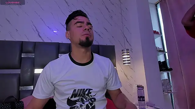 PittAndLunaa online show from April 2026 12:28:02 PM