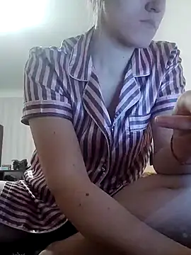 emeli moon online show from December 2024 07:14:01 PM