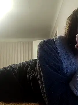 emeli moon online show from February 2025 01:36:01 AM