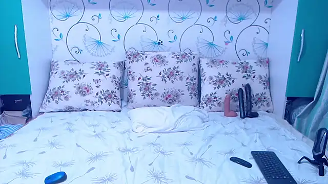 demiemorre online show from November 2025 05:24:01 AM