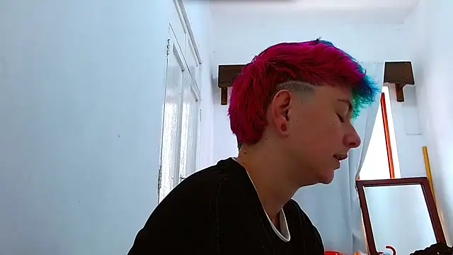 tomboyblue online show from November 2025 04:06:02 PM