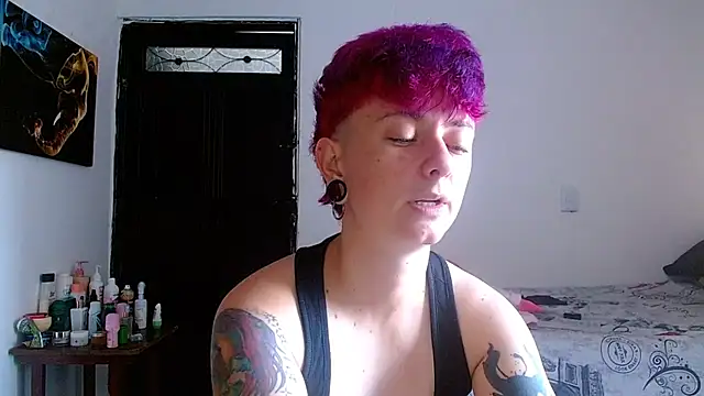 tomboyblue online show from May 2026 07:42:02 PM