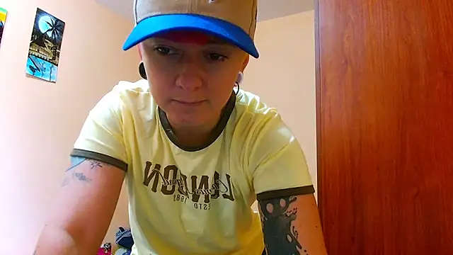 Snapshot of tomboyblue chatting on July 2026 06:28:01 PM tomboyblue online show from July 2026 06:28:01 PM