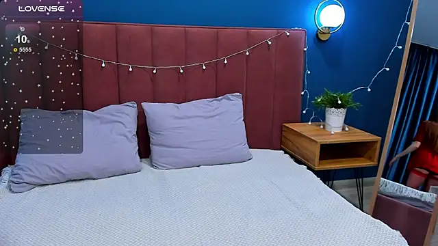 VanillaKelly online show from December 2024 01:18:01 AM